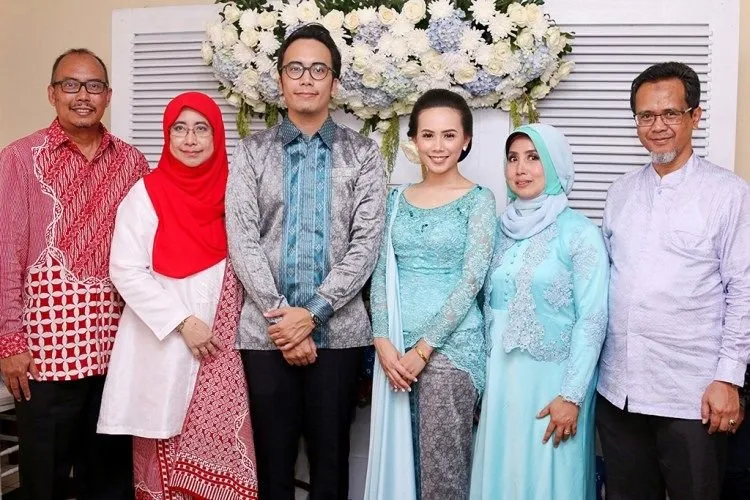 9 Ide Dekorasi Photobooth Unik dan Lucu untuk Prosesi Lamaran. Agar Selalu Terkenang dan Mengesankan 14