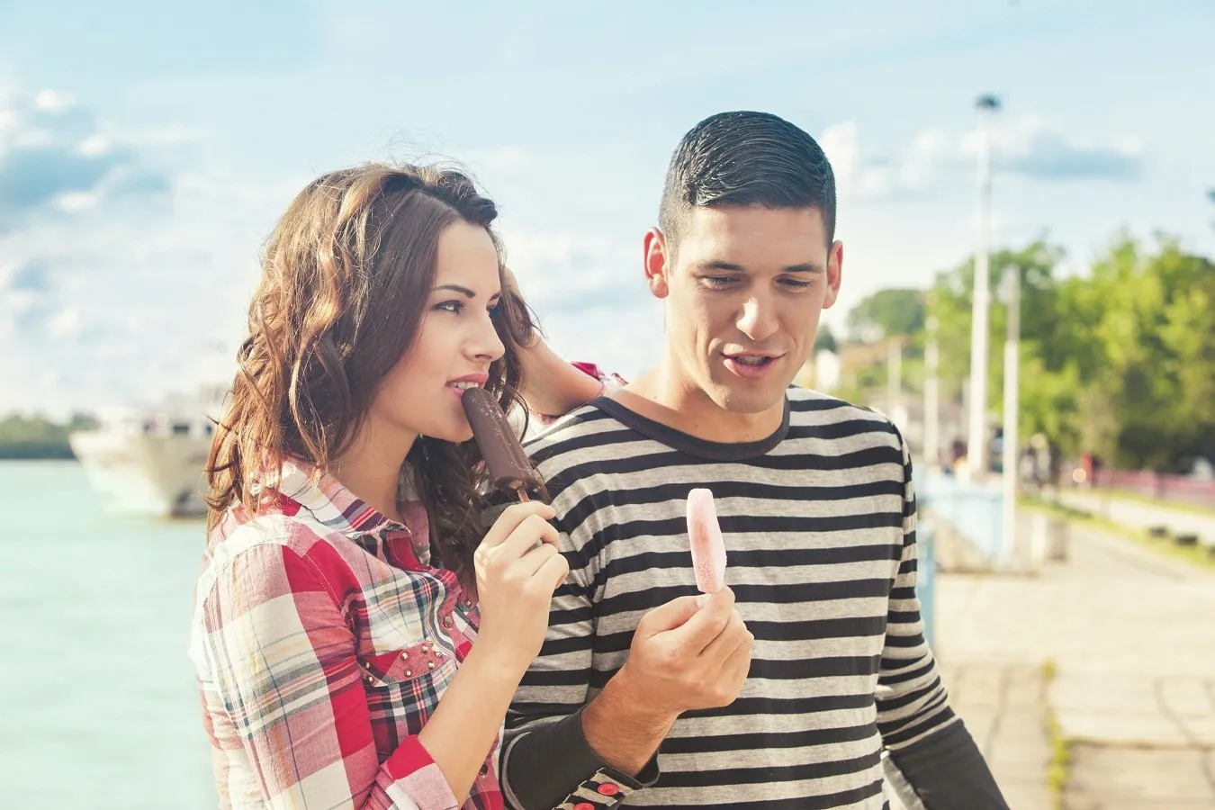 Meski Hal Ini Lumrah Bagi Cowok, Tapi Bagi Cewek Ini Sangat Lucu dan Bikin Mereka Makin Jatuh Cinta! 11