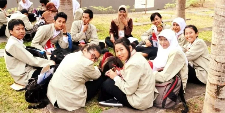 Serius Kuliah Sih Boleh, Tapi Nyari Pasangan Juga Nggak Kalah Penting. 4 Hal Ini Jadi Alasannya! 5