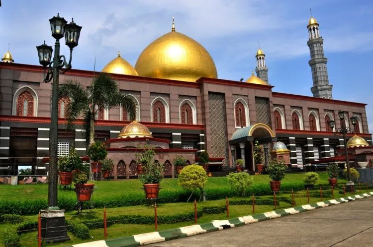 6 Masjid Cantik di Pulau Jawa yang Cocok Dijadikan Lokasi Akad Nikah. Mungkin Salah Satunya Ada di Kotamu? 6