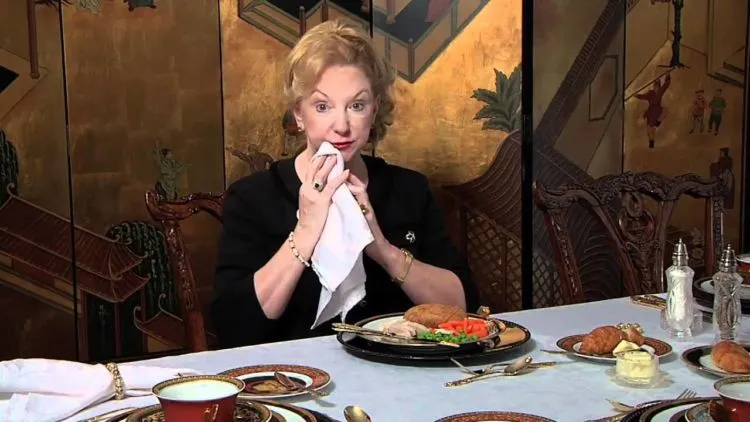 9 Tips Table Manner yang Berguna Agar Kamu Tak Mati Gaya. Diundang Fancy Dinner? Berangkat! 13