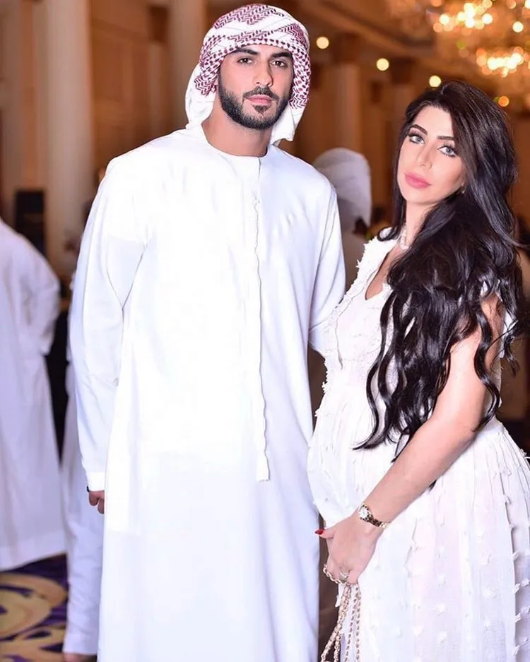 Nggak Melulu Pakai Gamis dan Keffiyeh, Inilah 12 Style Cowok Arab a la Omar Borkan Al Gala 23