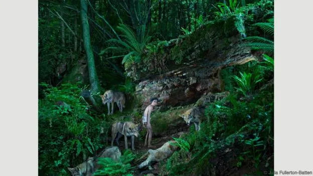 7 Kisah Mirip Tarzan Ini Beneran Terjadi di Dunia Nyata. Apa Jadinya Anak Manusia yang Diasuh Hewan? 9