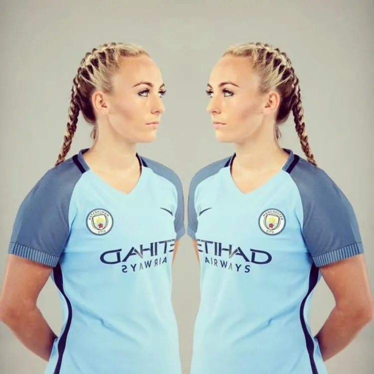 11 Pesepakbola Cewek Terseksi di Dunia. Antara Ingin Fokus ke Permainan Atau Malah Lihat Body-nya! 15