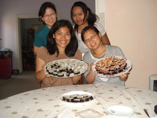 Saat Merantau, 7 Keseruan Bersama Teman Senasib Ini Udah Pasti Bakal Dialami Olehmu 13