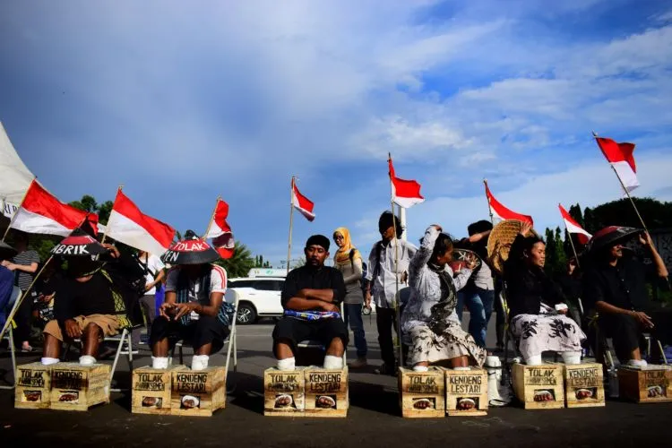 Perjuangkan Lingkungan Hingga Harus Korbankan Nyawa, Padahal Semua Demi Masa Depan Negara Tercinta 20