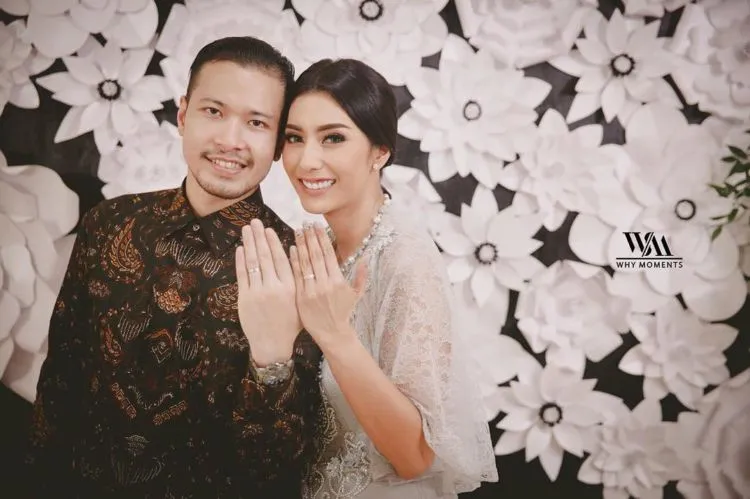 Tyas Mirasih Akhirnya Tunangan Lho, Berarti Ada 6 Mantan Keren yang Mesti Mengubur Masa Lalunya 14