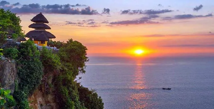 Raja Salman dan Pangeran Arab Ganteng Liburan ke Bali. Ini Nih 3 Destinasi Wisata yang Akan Dikunjungi! 9