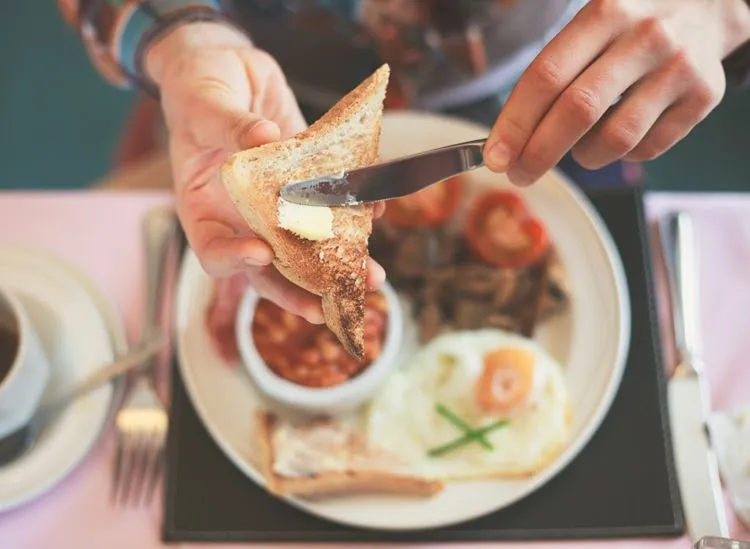 9 Tips Table Manner yang Berguna Agar Kamu Tak Mati Gaya. Diundang Fancy Dinner? Berangkat! 14