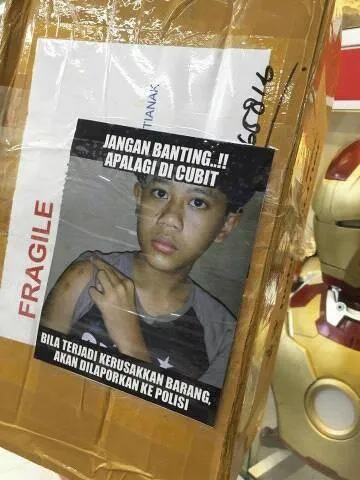 13 Taktik Kocak Biar Paketmu Mendarat Aman, Karena Tulisan ‘Jangan Dibanting’ Saja Nggak Cukup 18