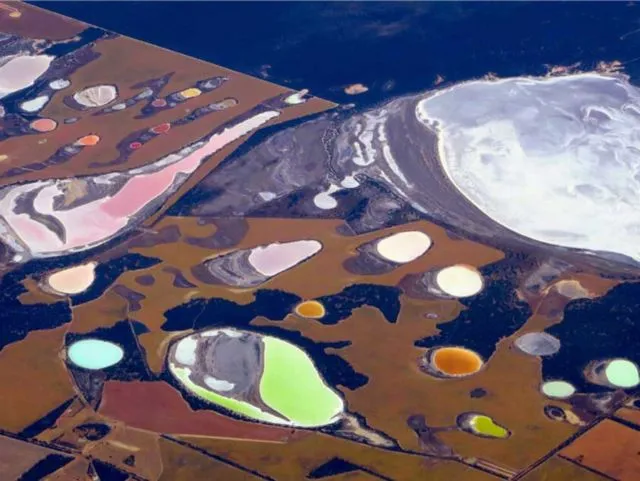 15 Foto Destinasi Aneh dan Ajaib di Muka Bumi. Kok Ada ya Tempat Menakjubkan Seperti Ini? 18