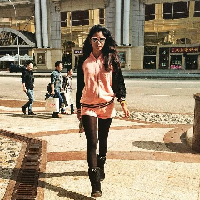 Intip 17 Inspirasi Street Style A la Bunga Jelitha Ibrani, Putri Indonesia 2017 Ini Memang Keren Sekali 31
