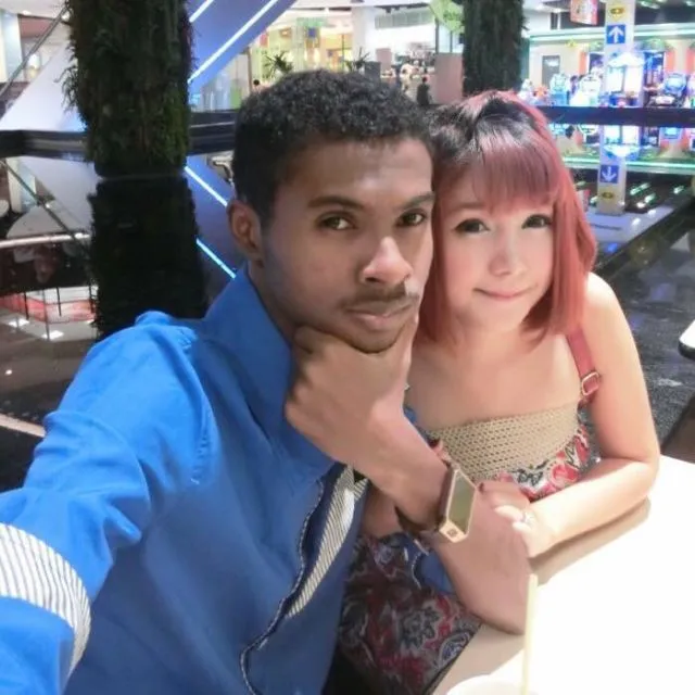 Banyak yang Bilang Suami-Istri Ini Tidak Cocok Fisiknya, Lah Ribet Amat, Mereka Aja Bahagia 9