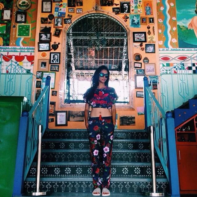 Intip 17 Inspirasi Street Style A la Bunga Jelitha Ibrani, Putri Indonesia 2017 Ini Memang Keren Sekali 27