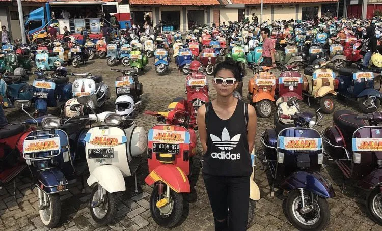 Intip 17 Inspirasi Street Style A la Bunga Jelitha Ibrani, Putri Indonesia 2017 Ini Memang Keren Sekali 24