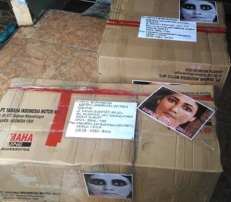13 Taktik Kocak Biar Paketmu Mendarat Aman, Karena Tulisan ‘Jangan Dibanting’ Saja Nggak Cukup 19