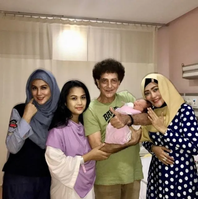 Kenapa Kita Sepakat dengan Ahmad Albar: Punya Anak Lagi di Umur 70 Tahun Itu Biasa Aja 9