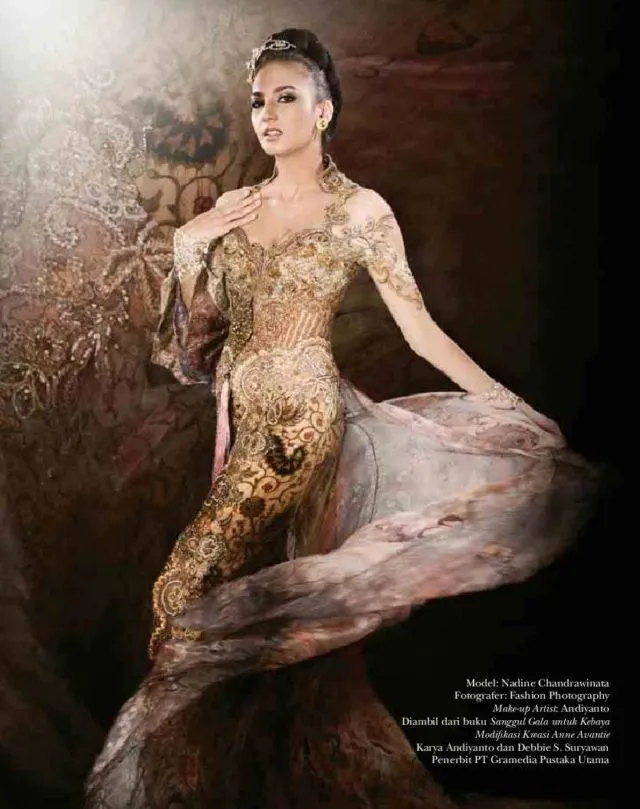 8 Parade Artis Blasteran Memakai Kebaya. Antara Bikin Pangling dan Kelihatan Indonesia Banget! 22