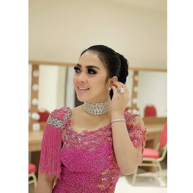 9 Style Artis yang Sukses Bikin Pangling. Transformasinya Duh, Bikin Merinding! 36