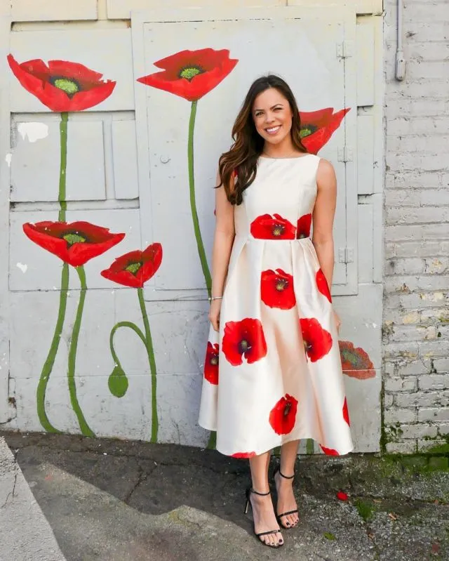 OOTD Biasa? Bosan Ah. Kamu Harus Lihat Cewek Pakai Baju dan Background Samaan Begini 25