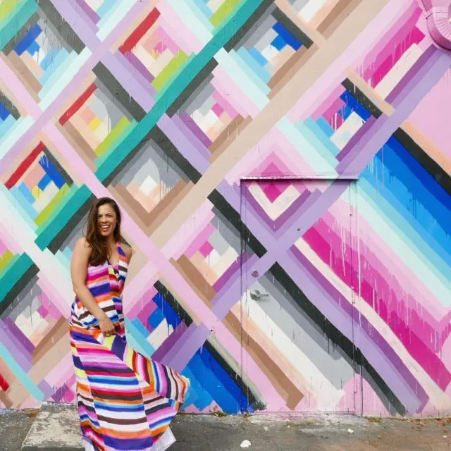 OOTD Biasa? Bosan Ah. Kamu Harus Lihat Cewek Pakai Baju dan Background Samaan Begini 26