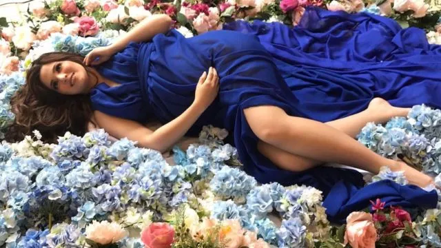 Yuk Intip Maternity Photoshoot Nia Ramadhani yang Menawan. Pantas Aja Dipuji Banyak Orang 15