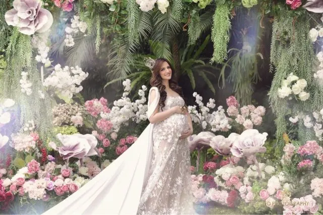 Yuk Intip Maternity Photoshoot Nia Ramadhani yang Menawan. Pantas Aja Dipuji Banyak Orang 16