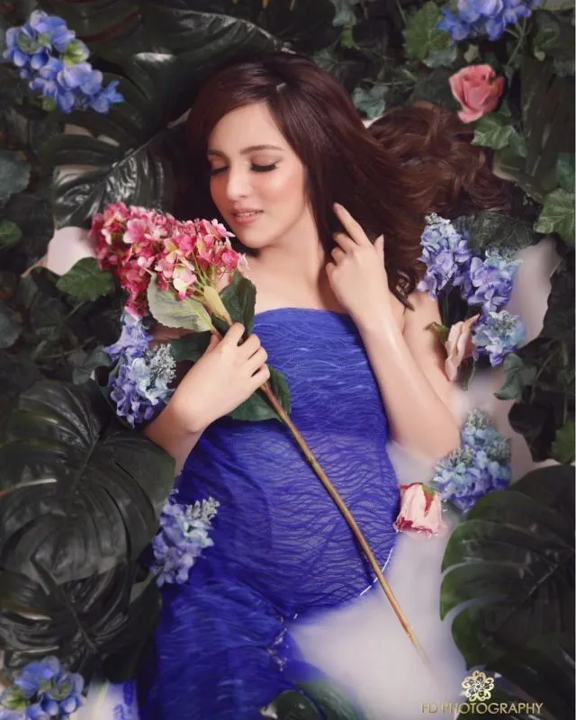 Yuk Intip Maternity Photoshoot Nia Ramadhani yang Menawan. Pantas Aja Dipuji Banyak Orang 11