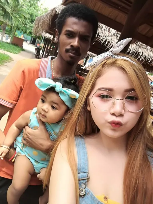 Banyak yang Bilang Suami-Istri Ini Tidak Cocok Fisiknya, Lah Ribet Amat, Mereka Aja Bahagia 7