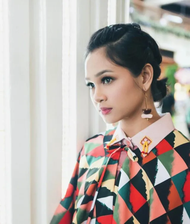 9 Style Artis yang Sukses Bikin Pangling. Transformasinya Duh, Bikin Merinding! 28