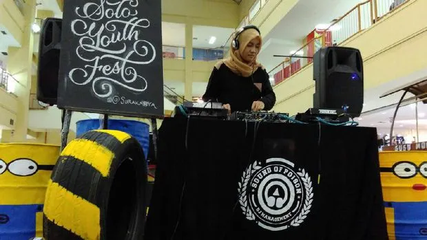 Hebat! Nenek 82 Tahun Jadi DJ Profesional di Jepang. Bukan Cuma Cari Sensasi, Skill-nya Ok Banget! 6