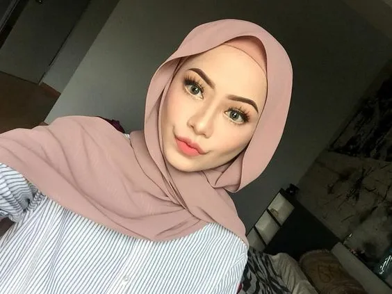 Buang Jauh-jauh Gaya Foto yang Biasa. Contek 9 Tips Selfie Ini, Membuat Fotomu Naik Kelas! 13