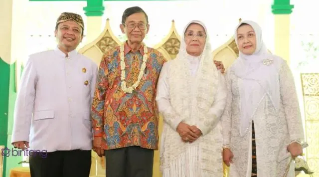 Meski Sudah Lanjut Usia, 11 Potret Pernikahan Nani Wijaya Ini Tujuannya Utamanya Adalah Ibadah 21