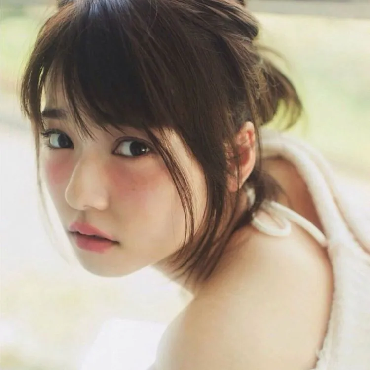 Tren Pakai Blush-on di Bawah Mata A La Cewek Jepang. Hasilnya? Wajahmu Jadi Menggemaskan! 8