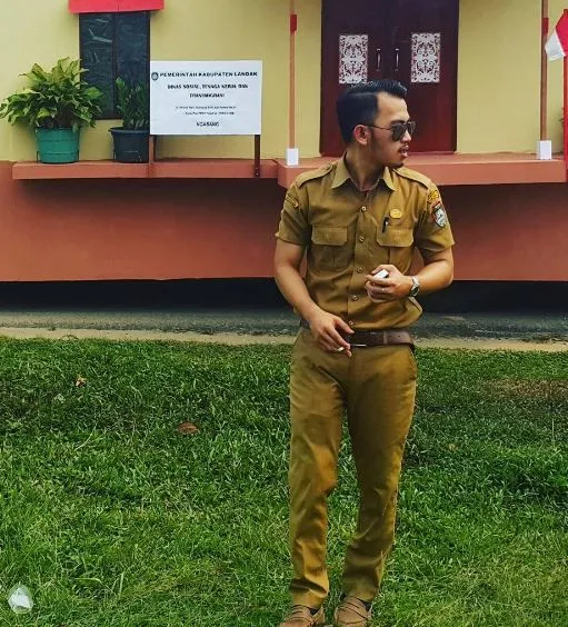 Bukan Cuma Zaman Yang Berubah, Tapi 6 Tipe Teman SMA Kamu Ini Bisa Buatmu Tak Percaya 8