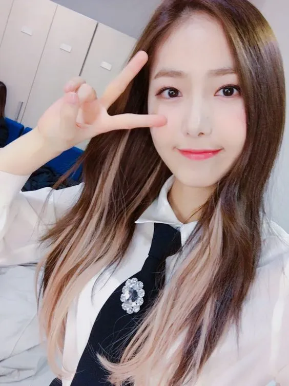 Buang Jauh-jauh Gaya Foto yang Biasa. Contek 9 Tips Selfie Ini, Membuat Fotomu Naik Kelas! 18
