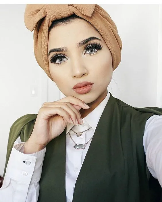 Buang Jauh-jauh Gaya Foto yang Biasa. Contek 9 Tips Selfie Ini, Membuat Fotomu Naik Kelas! 16