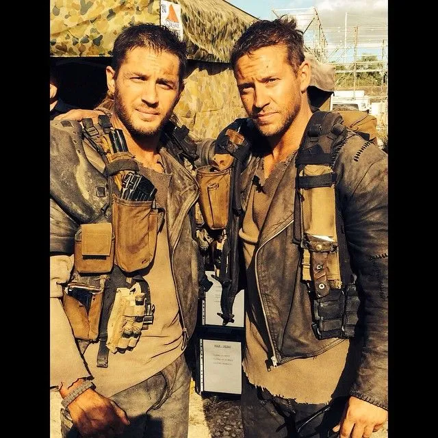 Nggak Ada Film Action yang Bisa Dibuat Tanpa Mereka! 15 Stuntman Ini Mirip Banget Sama Aktor Aslinya 22