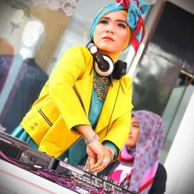 Hebat! Nenek 82 Tahun Jadi DJ Profesional di Jepang. Bukan Cuma Cari Sensasi, Skill-nya Ok Banget! 10