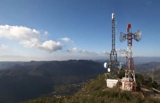 7 Alasan Kenapa Internet di Indonesia Mahal & Lemot, Mungkin Bukan Salah Telkomsel Juga 8