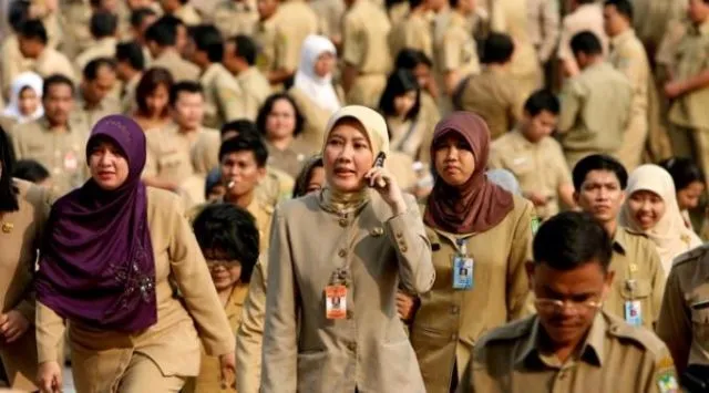 5 Alasan Kenapa Orang Tua Sering Sewot Pengin Anaknya Jadi PNS. Sabar~ 7