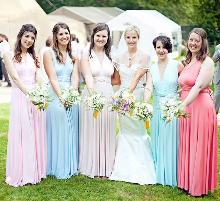 14 Inspirasi Gaun Bridesmaid Aneka Warna. Kata Siapa Seragam Harus Serba Sama? 17
