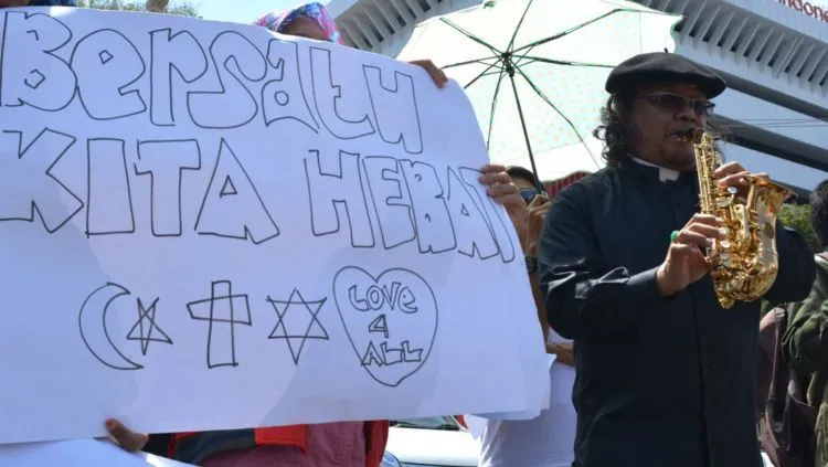 Bukan Yahudi atau Illuminati yang akan Menghancurkan Indonesia, Cukup Timeline Media Sosialmu 5