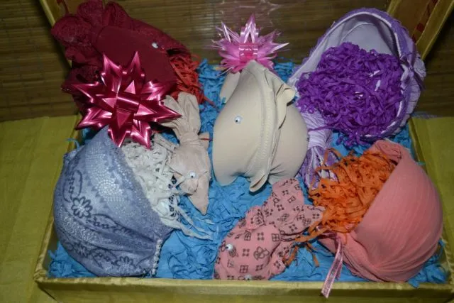 10 Seserahan Ini Bakal Mengecohmu Saking Lucunya, Padahal Isinya Pakaian Dalam Wanita 17