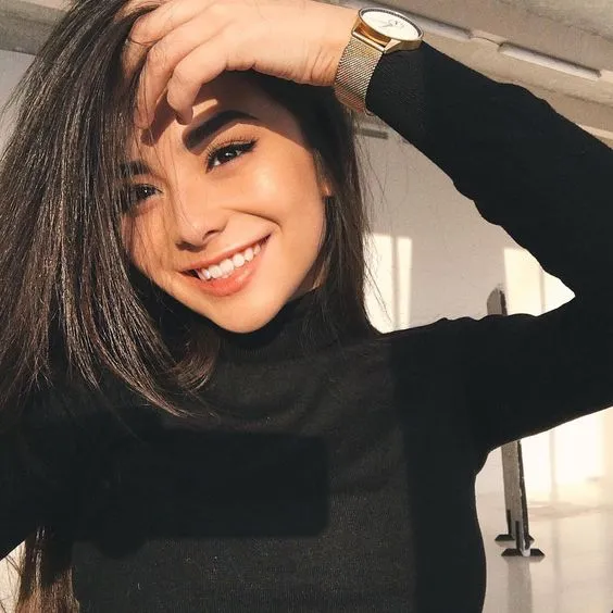 Buang Jauh-jauh Gaya Foto yang Biasa. Contek 9 Tips Selfie Ini, Membuat Fotomu Naik Kelas! 14