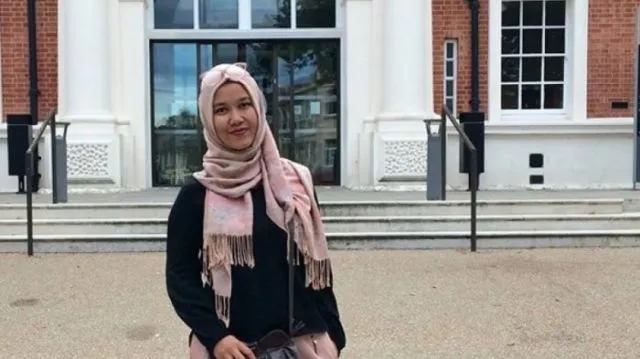 Mahasiswi Asal Indonesia Ini Menolak Melepas Hijabnya di Bandara Roma. Videonya pun Viral di Media! 4