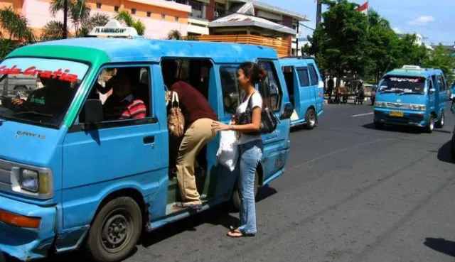 Banyak Kejadian Berbahaya Mengintai Penumpang Angkutan Umum. Cari Aman dengan Jalani 6 Trik Ini 7
