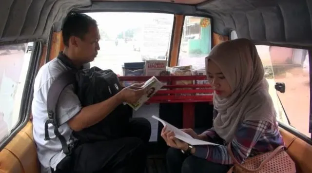 Banyak Kejadian Berbahaya Mengintai Penumpang Angkutan Umum. Cari Aman dengan Jalani 6 Trik Ini 12