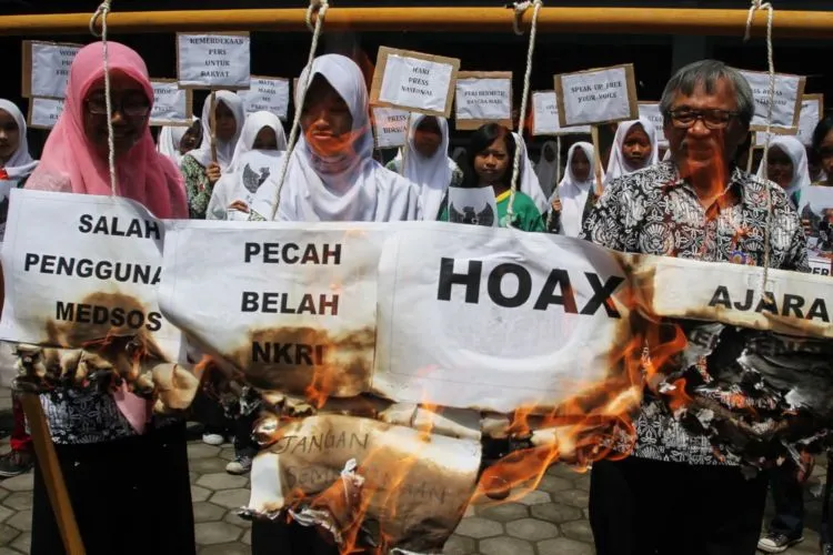 Bukan Yahudi atau Illuminati yang akan Menghancurkan Indonesia, Cukup Timeline Media Sosialmu 7