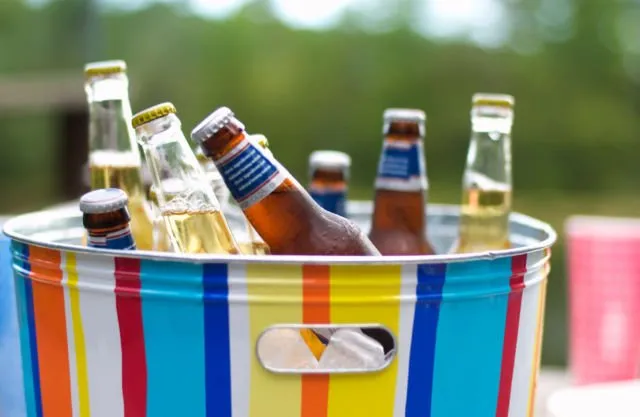 Ini Ternyata Alasan Kenapa Botol Bir Berwarna Hijau. Ini Hal Sederhana yang Jarang Orang Tahu! 7
